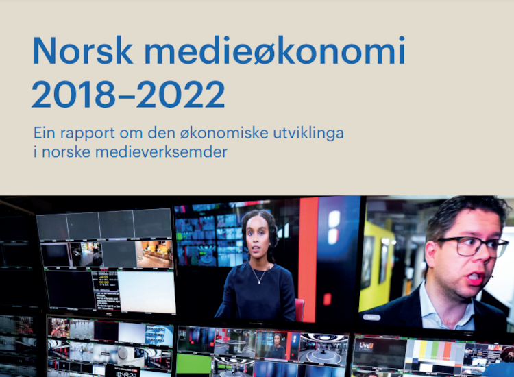 Skjermbilde fra forsiden på rapporten "norsk medieøkonomi 2018-2022". Tittelen til rapporten står over et bilde fra produksjonsrommet til en nyhetssending.