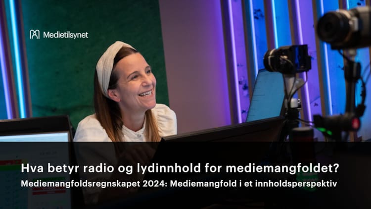 Illustrasjonsbilde: En kvinne i et radiostudio